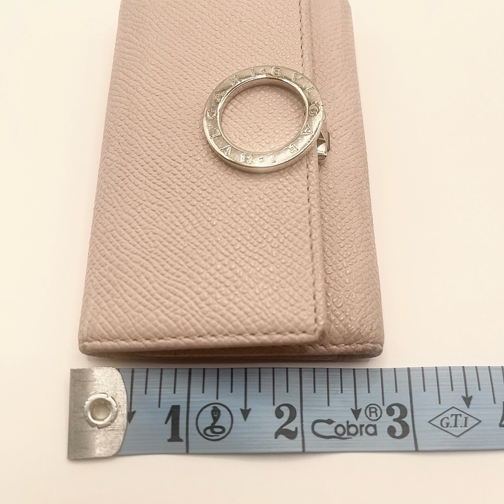 BVLGARI Pink Textured Key Holder w/Silver Logo Hardware - Picture 2 of 7